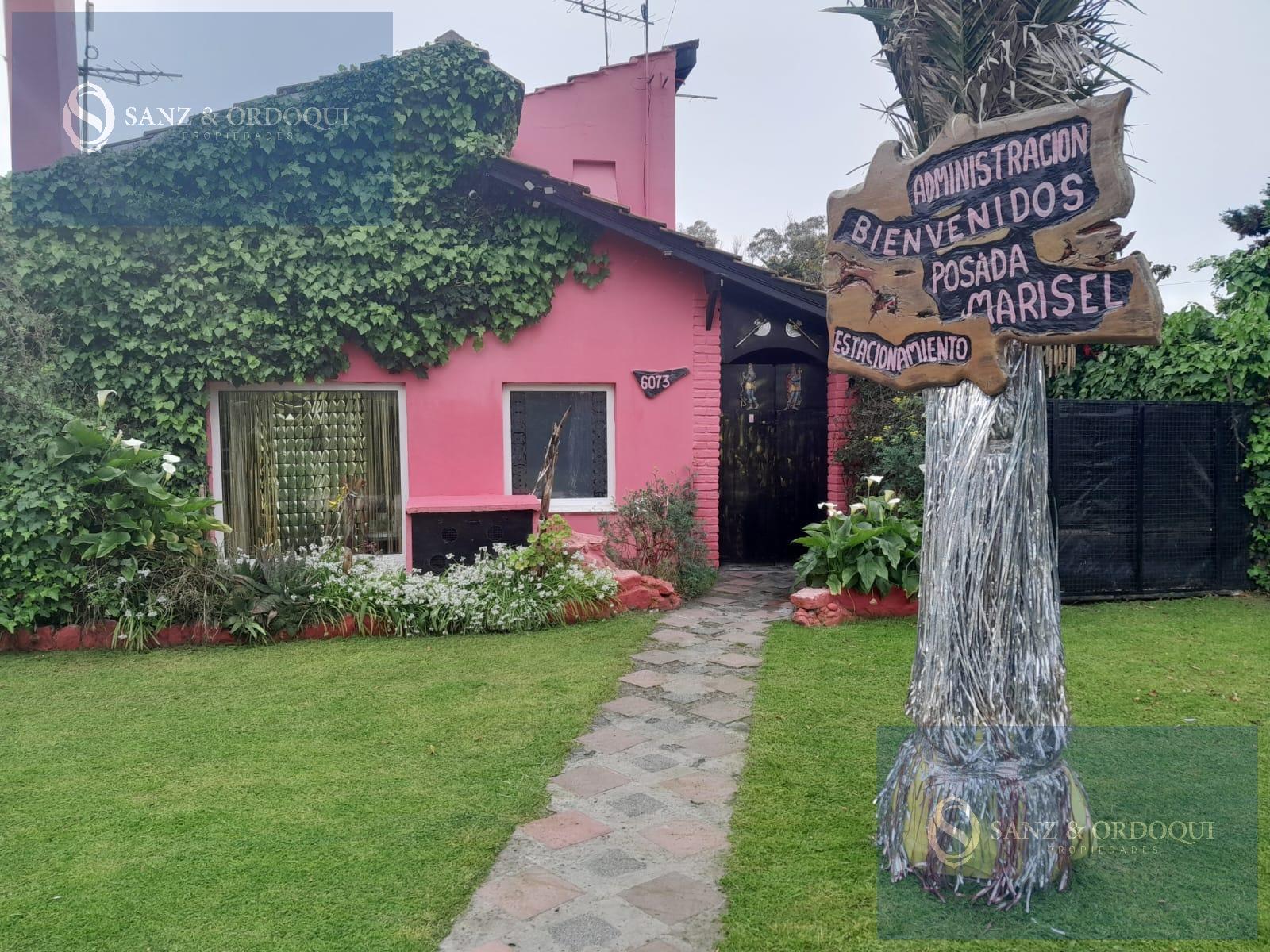 Venta Casa doce ambientes con cochera en Playa Serena, Barrio Chapadmalal