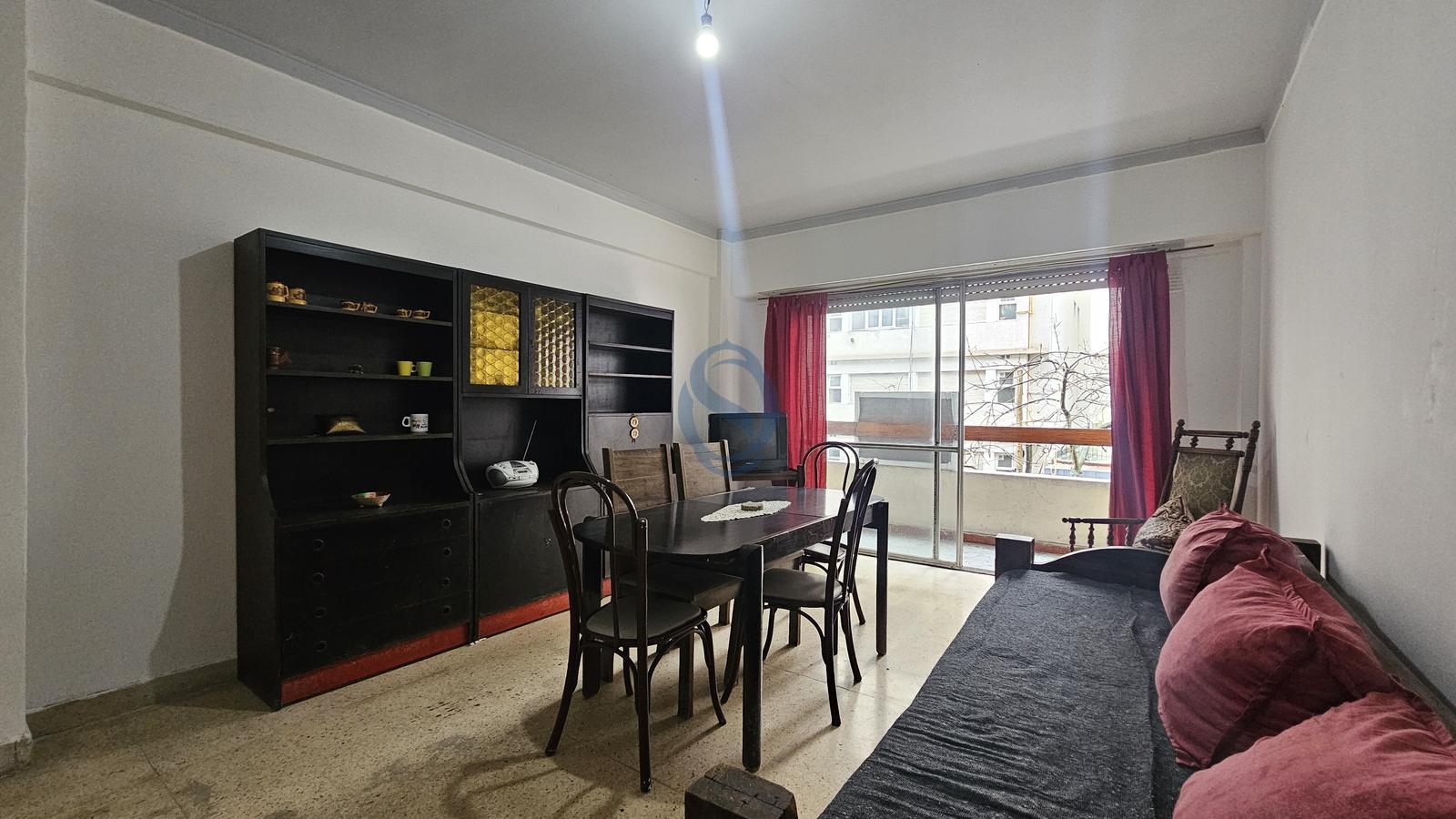 Venta - Departamento dos ambientes con balcón y patio interno - Lamadrid 2271